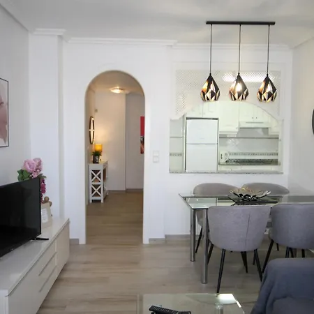 Apartment Luxury 2 Bed, 2 Bath With Sea View, Heating And New Bathrooms. *
