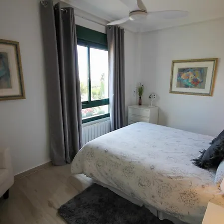 Apartman Luxury 2 Bed, 2 Bath With Sea View, Heating And New Bathrooms. *