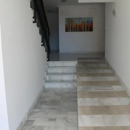 Luxury 2 Bed, 2 Bath With Sea View, Heating And New Bathrooms. *