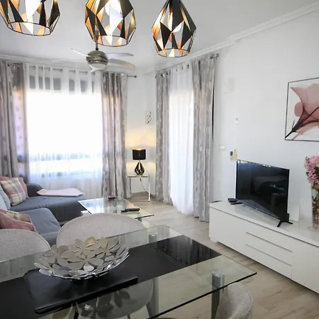 Luxury 2 Bed, 2 Bath With Sea View, Heating And New Bathrooms.