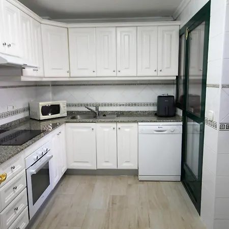 Luxury 2 Bed, 2 Bath With Sea View, Heating And New Bathrooms. Apartment